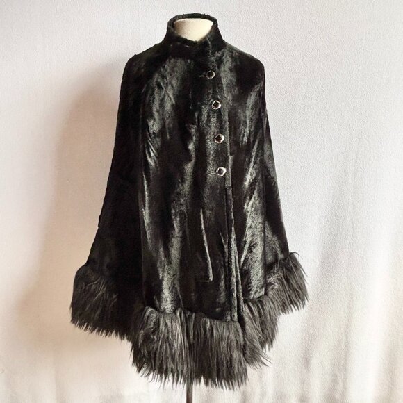 NO LONGER AVAILABLE DO NOT BUY 1960s 1970s Black Faux Fur Hip Length Cape - Picture 1 of 10